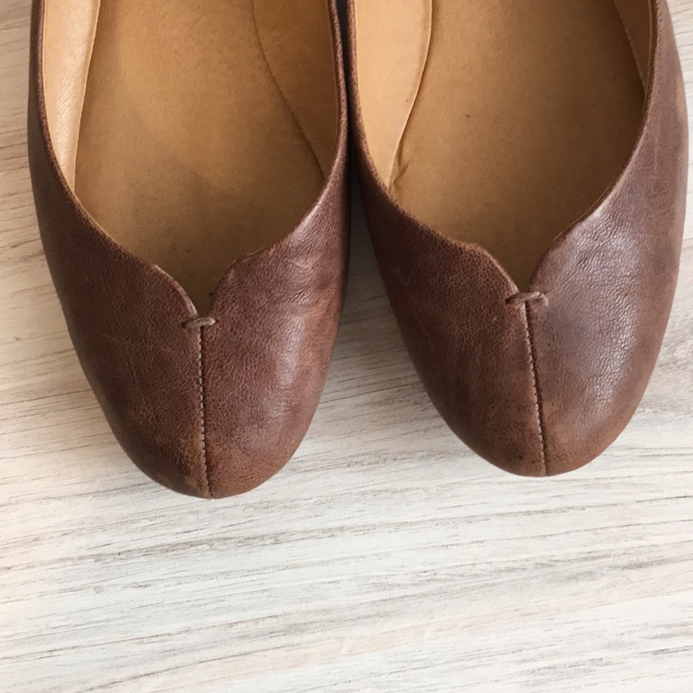 🍀LUCKY BRAND, brown leather flats. Size 9